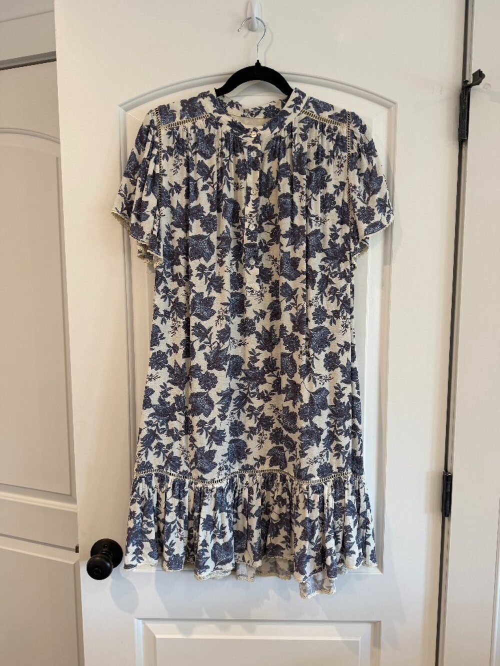 Rebecca Minkoff Natalia Dress in blue and white floral print. Size L